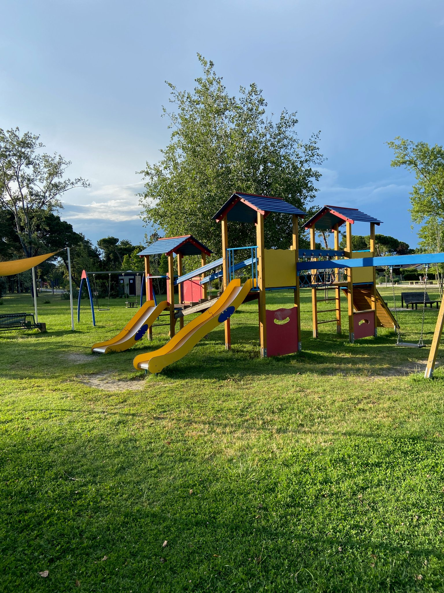 Villa Fashion - Ferienhaus Albarella mit Pool und Villa Costanza - Ferienhaus Albarella - Spielplatz mit Rutsche