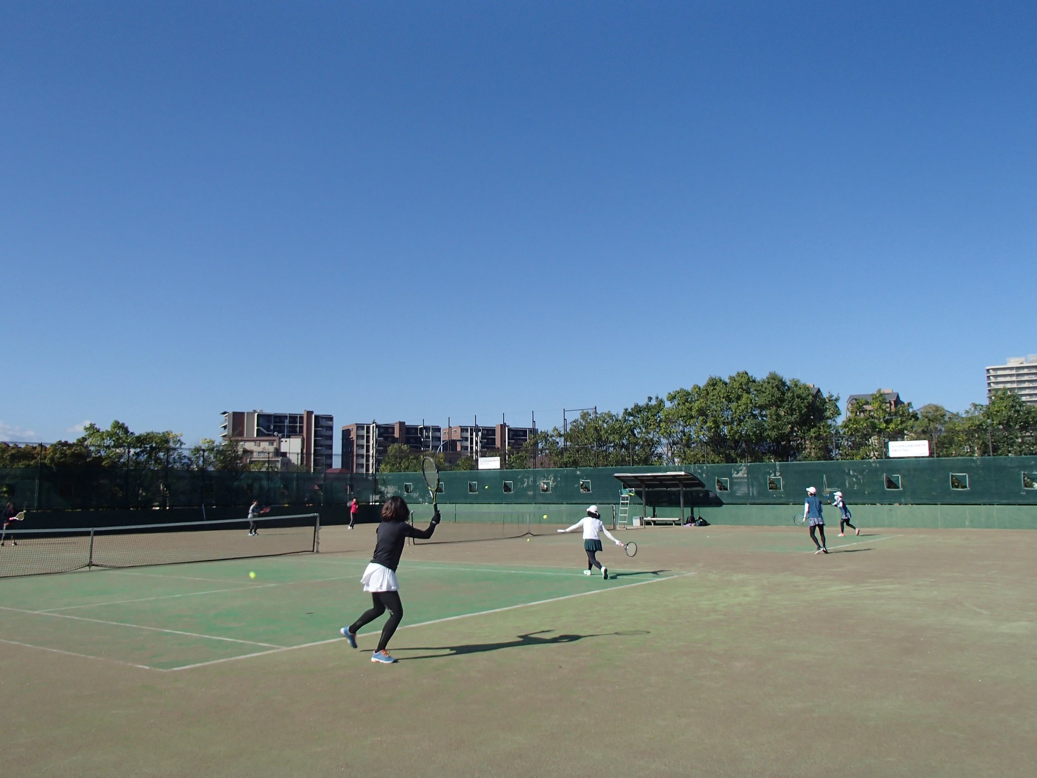 絶好のテニス日和の中、存分にプレイを楽しみました♪