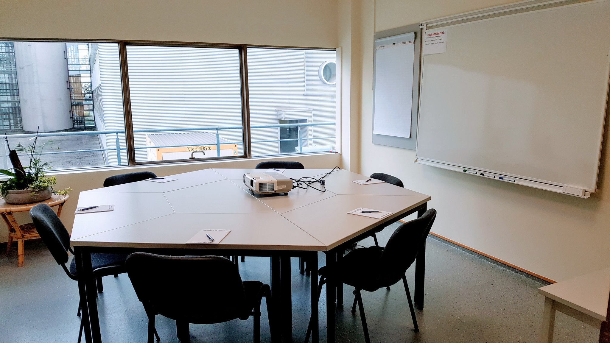 Salle Le Bureau 8 personnes