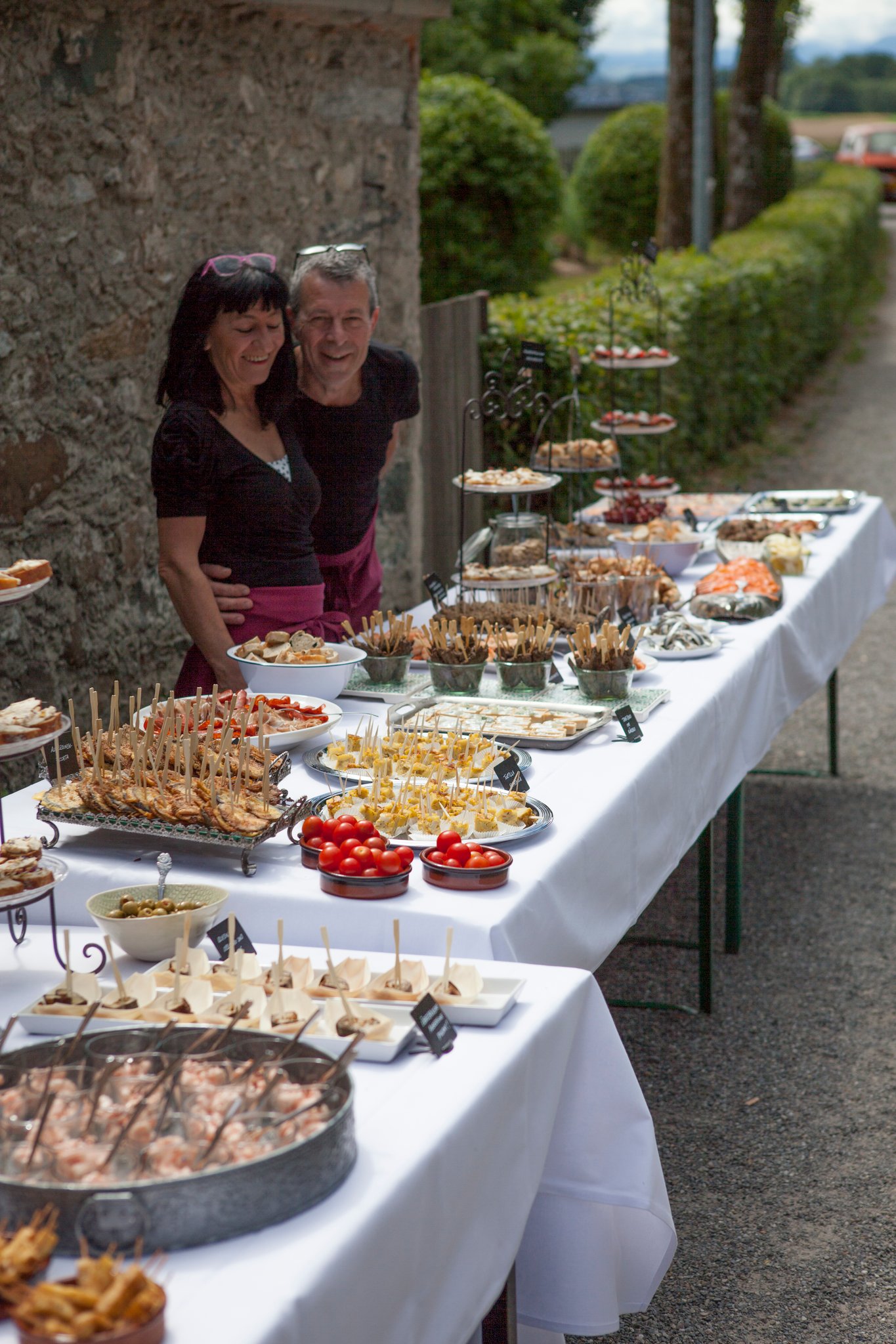 Das Büffet für 100 Personen steht