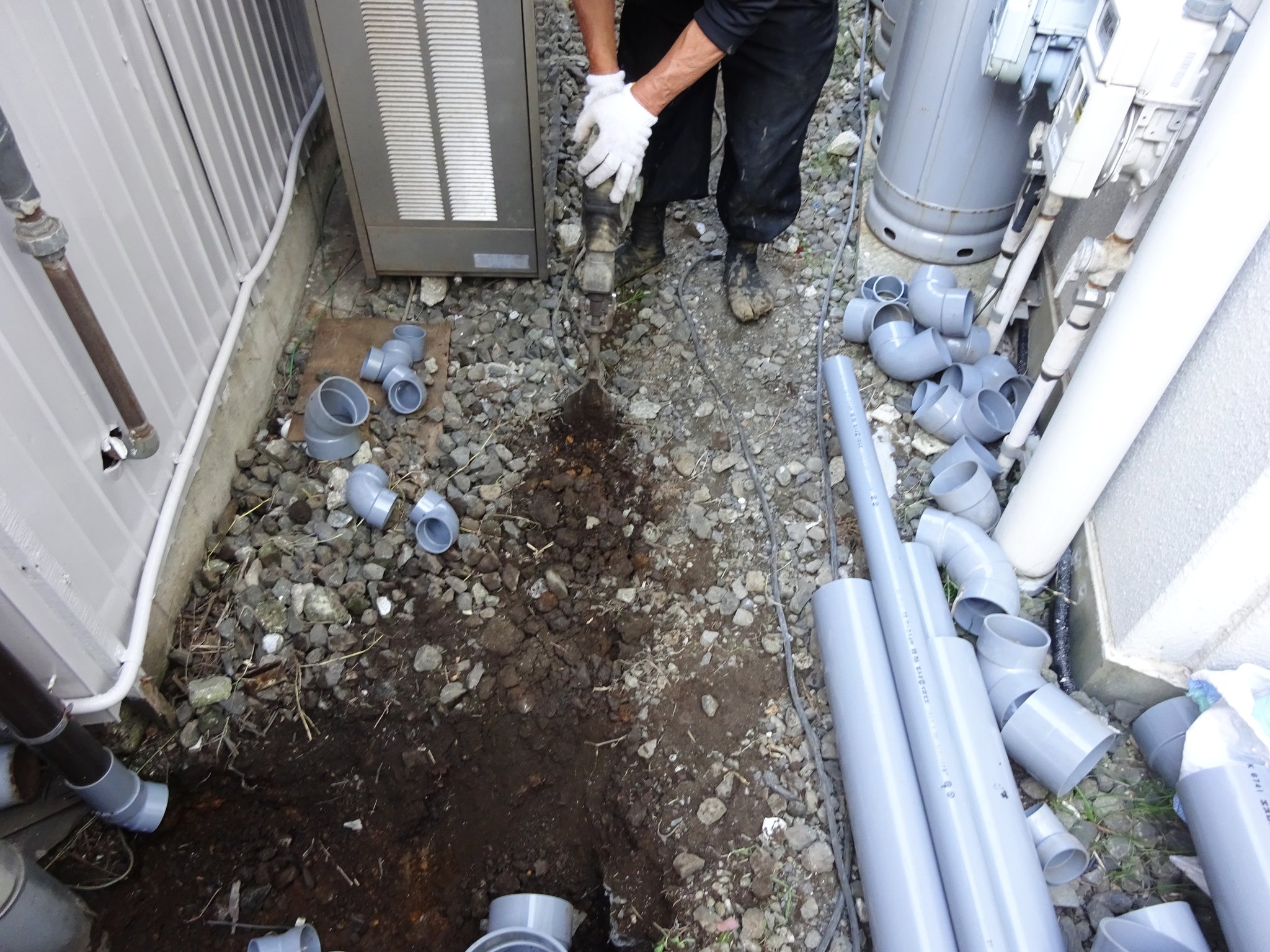 ６ 雨水配管の設置