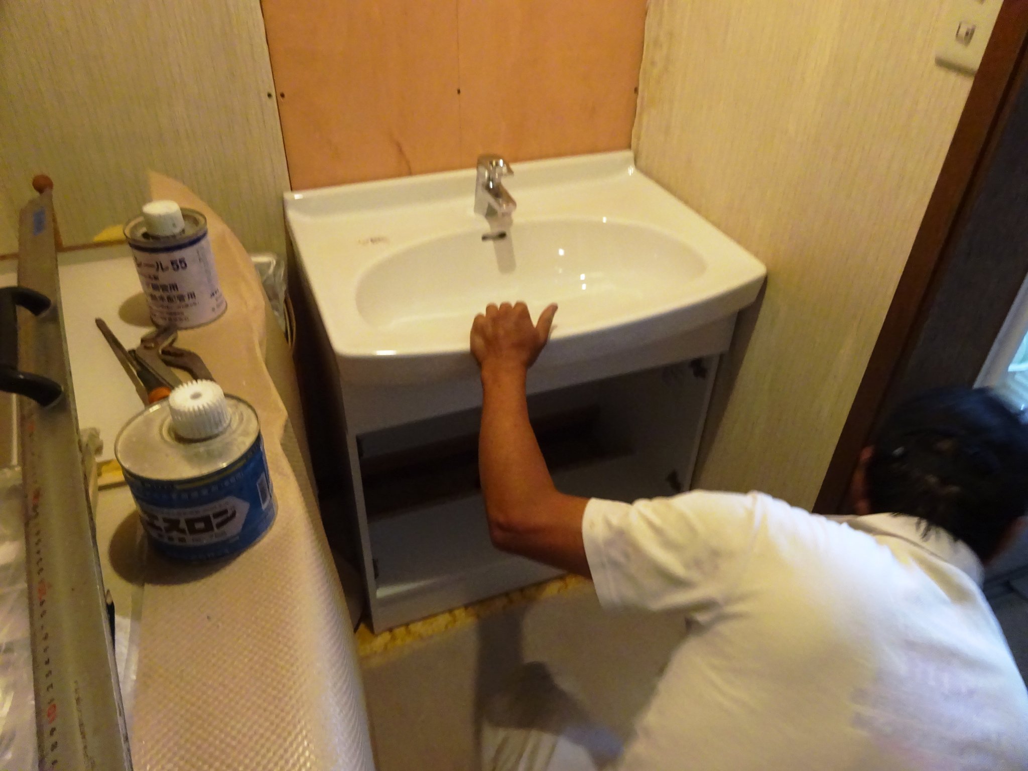 ２ 洗面台の交換