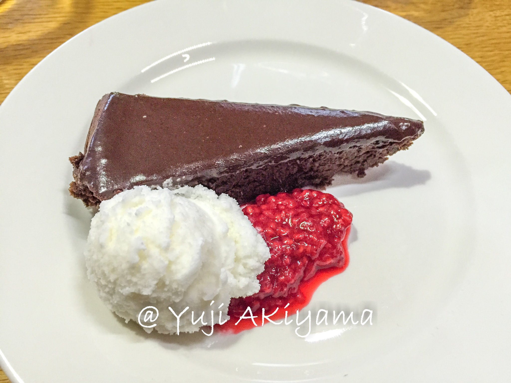 チョコレートケーキのデザート