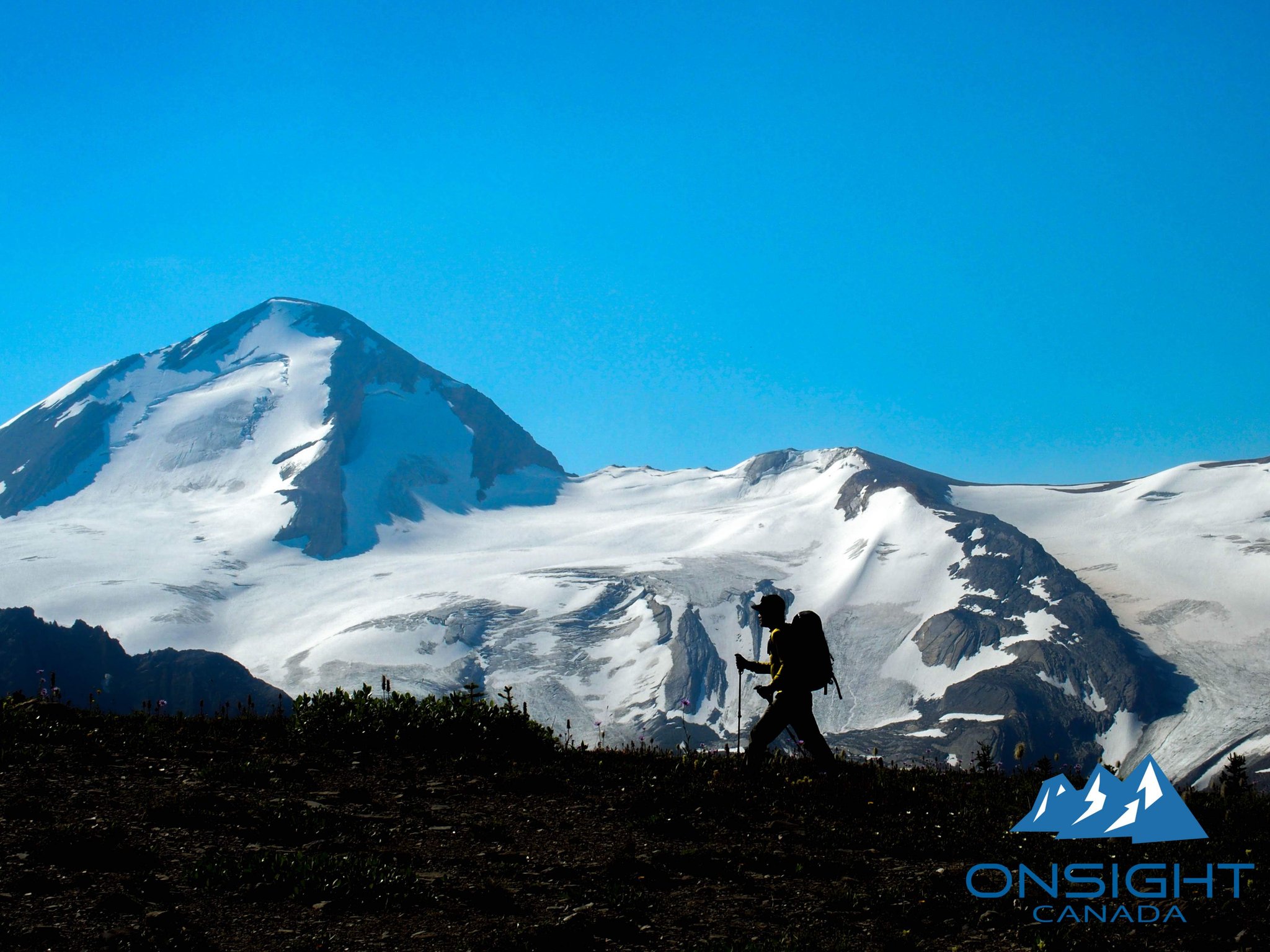 バンフ国立公園境に建っているので景色はワールドクラス