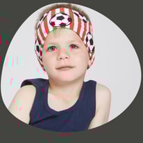 Sinnvolle Geschenke wie dieses Stirnband? Du suchst ein Geschenk für Deinen Enkel? Dann ist das Wendestirnband genau das richtige. Erhältlich in vielen Grössen auch für Erwachsene.