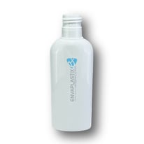 Botella oval de PET blanca