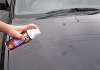 ②ミラリッチをスプレーします。