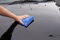 ③拭きながら、ボデイ表面の水分を拭き取ってください