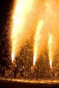 自慢の手筒花火