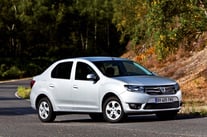 Location de voiture en Guadeloupe pas cher - Dacia Logan
