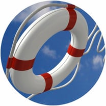 Ein Rettungsring fliegt in die Luft. 