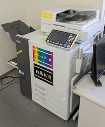 カラーコピー機