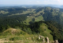 Jura, La Pesse, textile, location, location vélo, VTT, vélo assistance électrique, randonnée, randonnée nordique, randonnée pédestre, nordic Walking, marche nordique, trail, magasin de sport, réparation, entretien, service, conseil