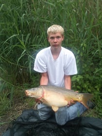 Sascha Beritsch mit einem 16 Pfünder Karpfen Juni 2009