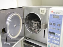 衛生管理　オートクレーブ　滅菌　はり消毒
