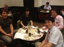 現代書林の編集長及びスタッフと