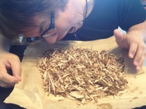 こぼう茶に吸い付く塾超