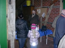 Der Vorsitzende des Heimatvereins, Hermann Röttjer, begrüßt die Gäste