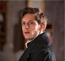 St John Rivers dans la version de 2011, incarné par Jamie Bell.