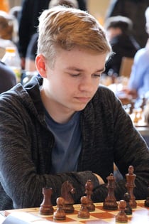 U-20 Junior Can-Elian Barth sicherte den Lenzburgern an Brett 1 den Aufstieg.