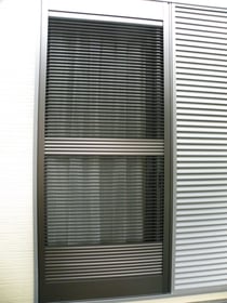 エコ雨戸　ルーバータイプ雨戸