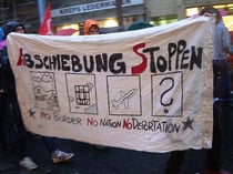 Demo Trasnparent: Abschiebung stoppen