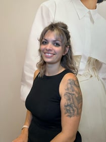 Naomi Demasi Sprachen: Deutsch, Englisch wenig Italienisch