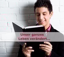 Symbolbild: Junge liest