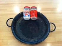 32センチのパエリア鍋とYoukiのガラスープと貝柱スープ 顆粒