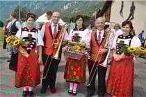 Ehrendamen und Posaunen