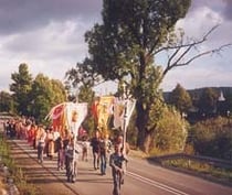 procesja ze żdyńskiej cerkwi na cmentarz 