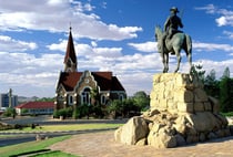 Christuskirche und Reiterdenkmal in Windhoek