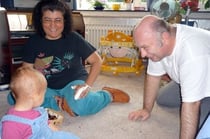 Tina mit Oma Teresa und Opa Achim