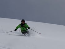 steiler, tiefer Pulverschnee