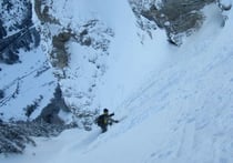 Powder im Couloir «Stei»