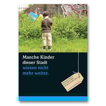 Schweizer „Verein für die Rechte illegalisierter Kinder“, der auf diesem Weg Aufmerksamkeit für die Problematik in der Öffentlichkeit erreichen möchte. Die Plakate waren im Rahmen einer Wanderausstellung in verschiedenen Städten der Schweiz zu sehen.