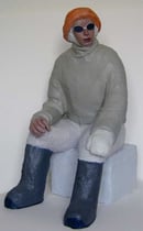 vor dem Aufstieg1, 2004,  Gips, Baumwolle, Draht, Acrylfarbe, 68 x 34 x 37 cm