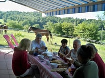 petit déjeuner  sur  terrasse extérieure