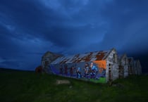 Gebäude an der 1 zwischen Reykjavik und Akranes