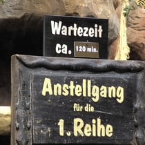 Unser ewiges Leid: Warten für die Front-Row...