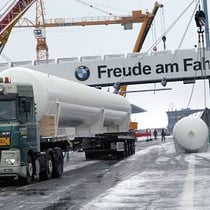Freude am Fahren hatten die holländischen Sattelzug-Fahrer bei dem winterlichen Eifelwetter nicht unbedingt. 