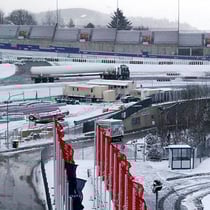 Nur langsam ging es mit der Röhre durch die Coca-Cola-Kurve in Richtung Start und Ziel.