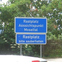 Die obligatorische Pause auf dem Weg Richtung Süden: Rastplatz Moselblick