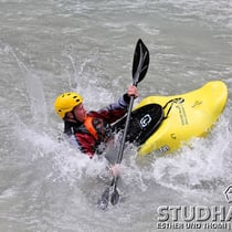 Die Simme unmittelbar vor der Staustufe des Kraftwerks Erlenbach im Simmental