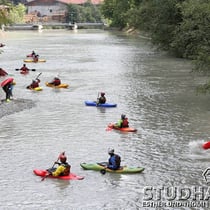 Die Simme unmittelbar vor der Staustufe des Kraftwerks Erlenbach im Simmental
