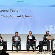 Round Table Chaired by Gerhard Schmitt, ETH Zurich: Lai Choo Malone-Lee, University of Singapore, Daniel Kuebler, University Zurich and Kees Christiaansen. Dritter und letzter Tag der Konferenz Academia Engelberg 201