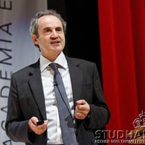 Gerhard Schmitt, ETH Zurich. Round Table Chaired by Gerhard Schmitt, ETH Zurich: Lai Choo Malone-Lee, University of Singapore, Daniel Kuebler, University Zurich and Kees Christiaansen. Dritter und letzter Tag der Konferenz Academia Engelberg 201