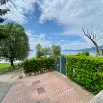 Parkplätze direkt an der Villa Ottolini