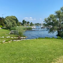 Grünflächen bei der Villa Ottolini am Lago Maggiore