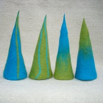 Eierwärmer | Egg cosy | 8 €   | türkis gestreift/ stripy turquoise Nr/No. 15 | grün gestreift/stripy green Nr/No. 16 | grün/green Nr/No. 17 | türkis/turquoise Nr/No. 18 PLEASE WRITE THE NUMBER OF THE COLOUR IN YOUR ORDER